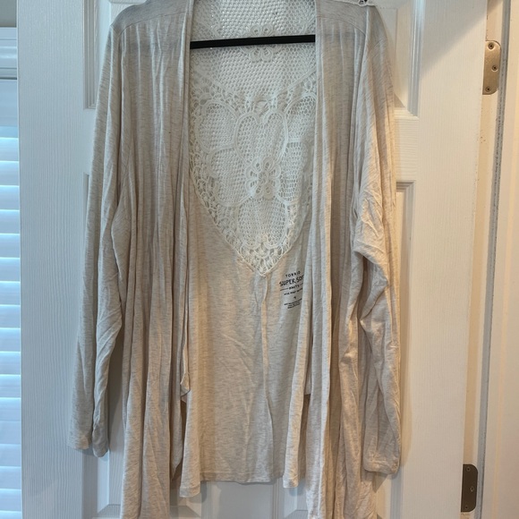 Torrid super soft crochet back open front cardigan size 4 - Picture 3 of 3